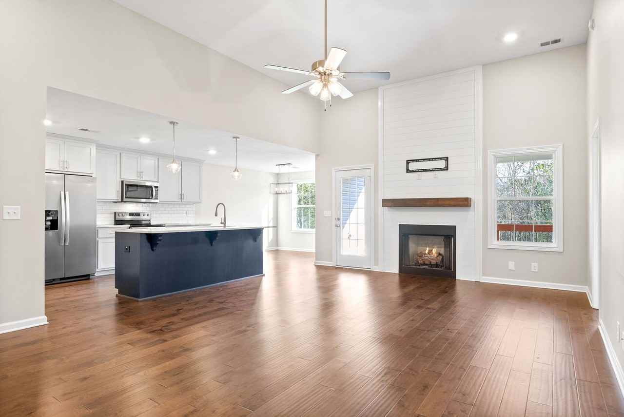 305 Wingfield Dr - Photo 6 of 34