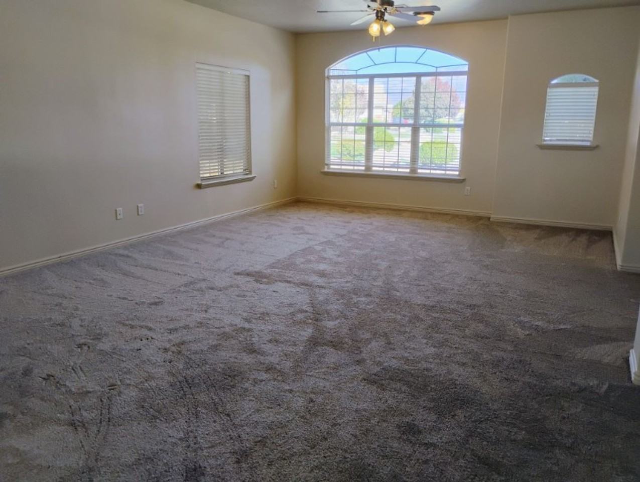 2572 S 500 West Cir - Photo 3 of 23