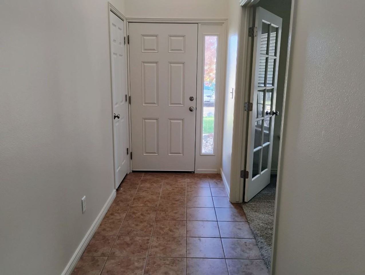 2572 S 500 West Cir - Photo 7 of 23