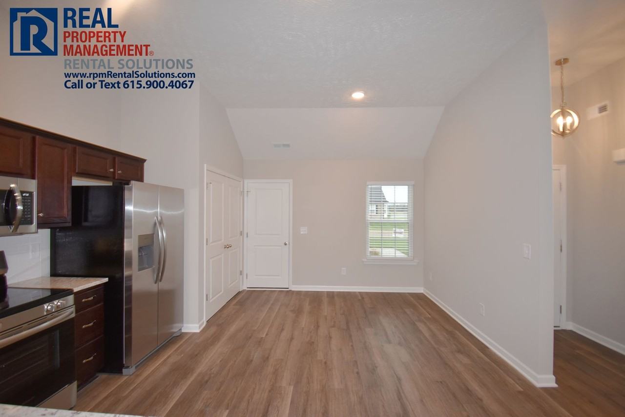 222 Meadowbrook Dr - Photo 3 of 18