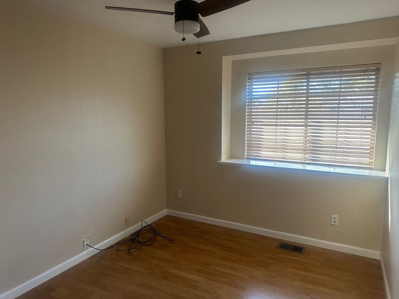 1572 Shadowood Ct - Photo 3 of 16