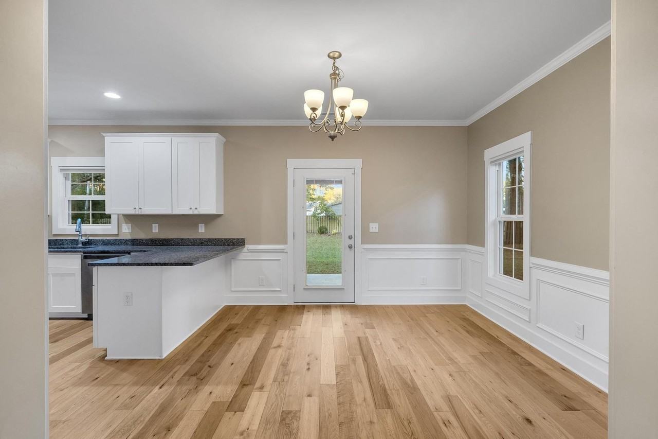 201 Anchor Ln - Photo 5 of 21