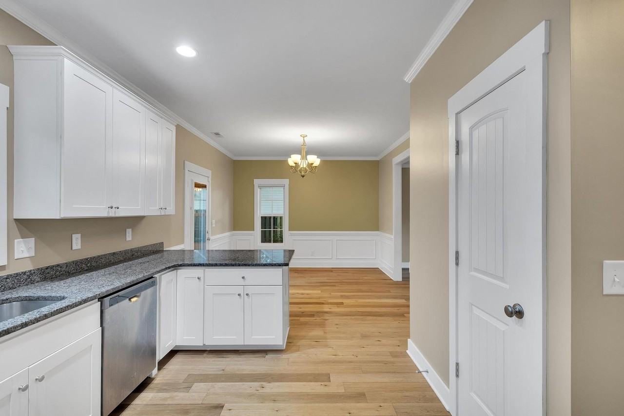 201 Anchor Ln - Photo 7 of 21