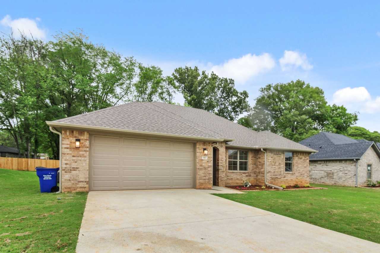 111 Rose Row Ln - Photo 2 of 20