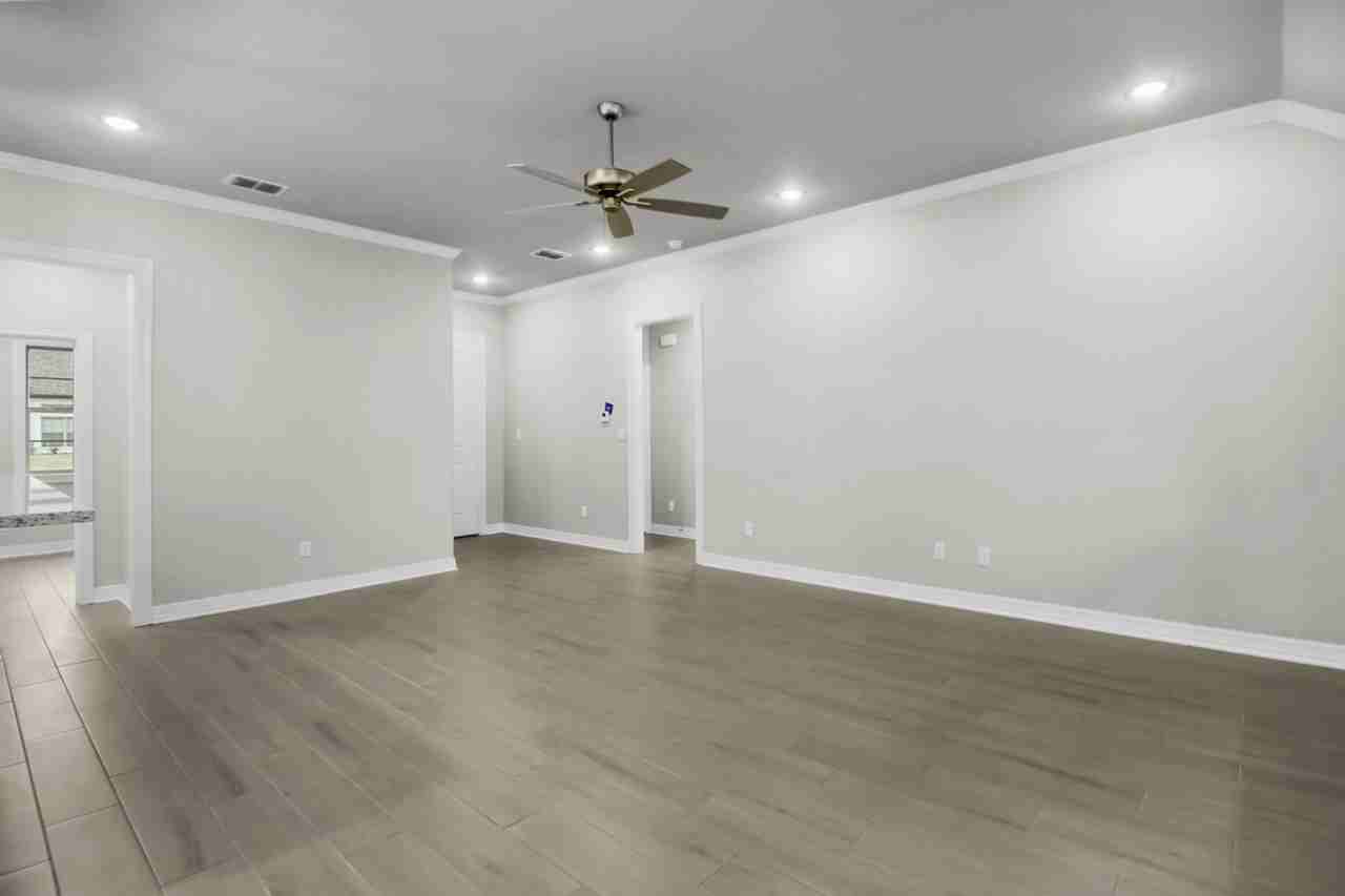 111 Rose Row Ln - Photo 3 of 20