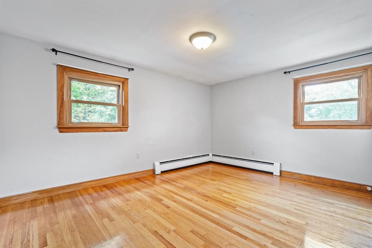 27 Hermon St - Photo 3 of 13