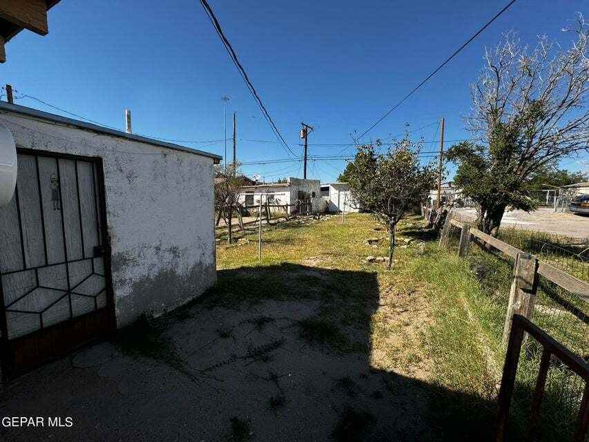 4315 E Missouri Ave - Photo 2 of 7