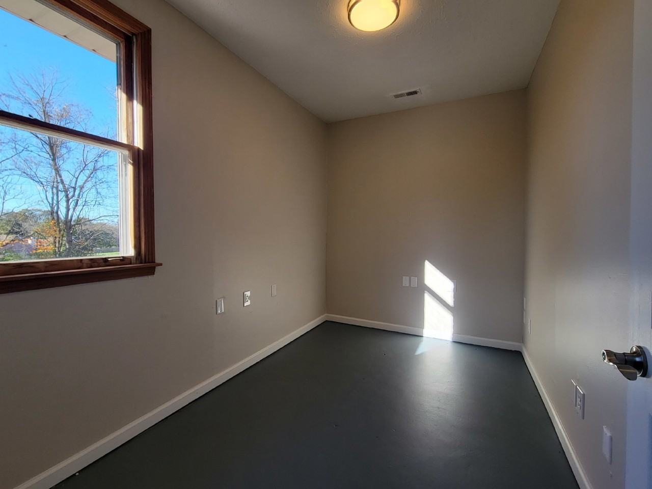 108 Hillwood Dr - Photo 7 of 20