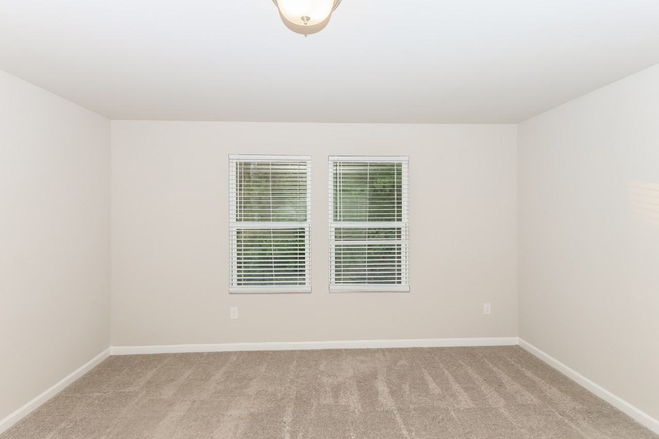 927 Haley St - Photo 7 of 17