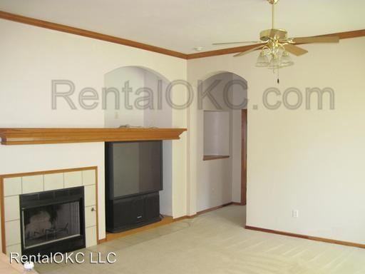 12301 Village Ln - Photo 3 of 18