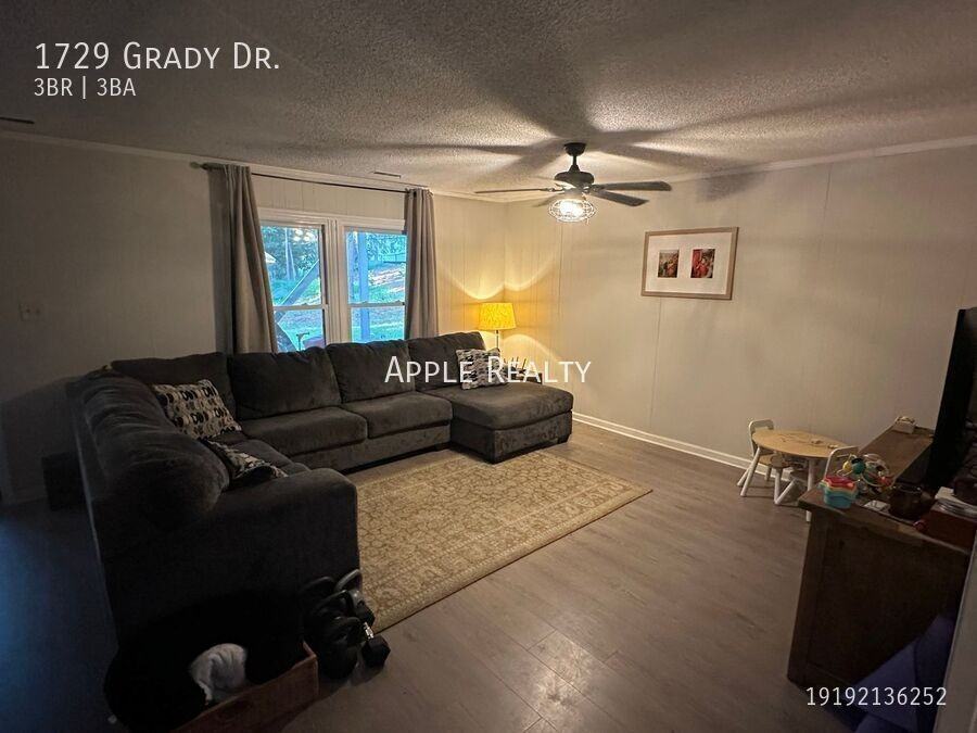 1729 Grady Dr - Photo 3 of 13