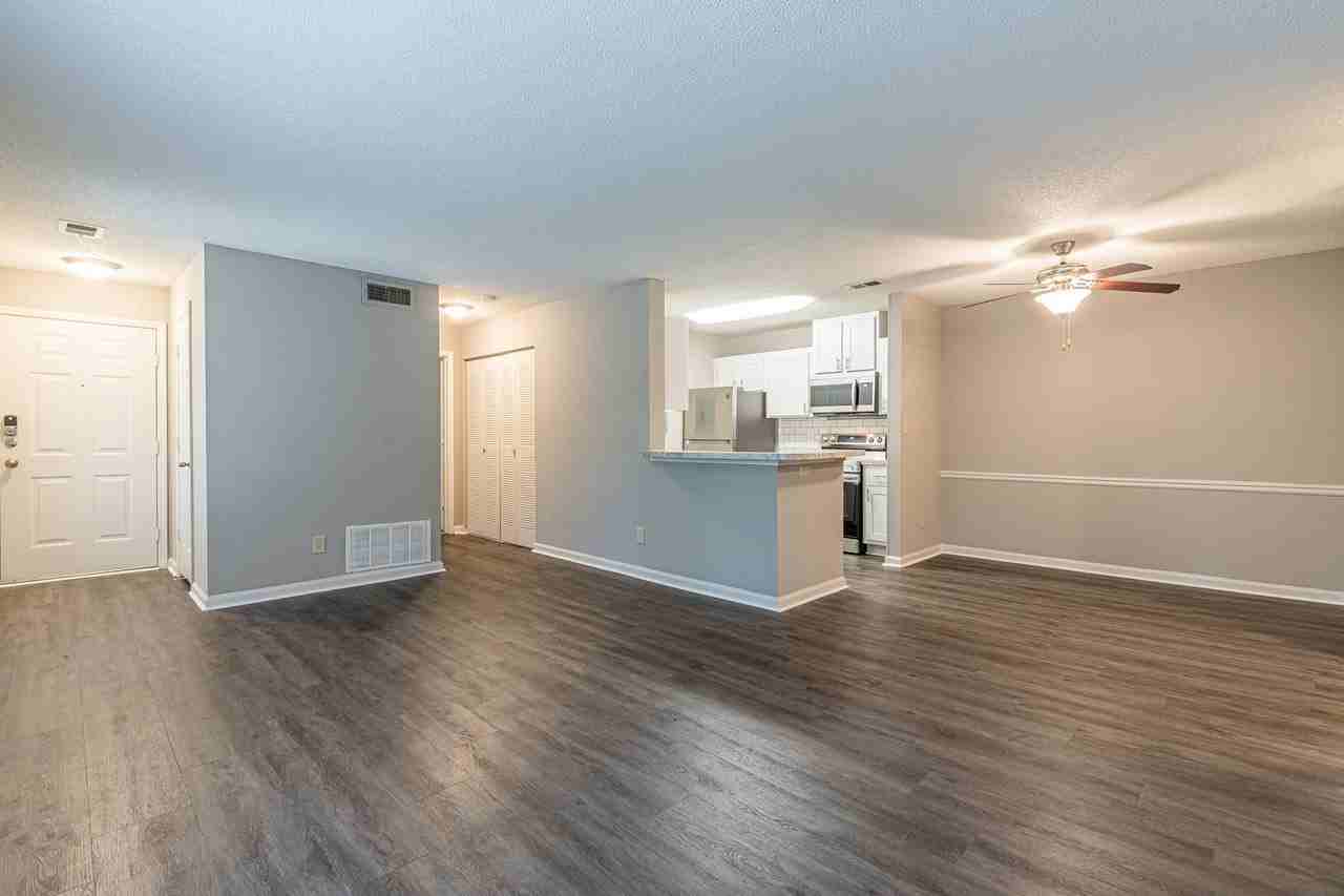 Balmoral Village - Photo 7 of 46