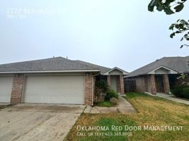 featured image of 2122 Beaumont Dr #2