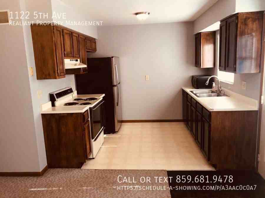 1122 5th Ave - Photo 2 of 31