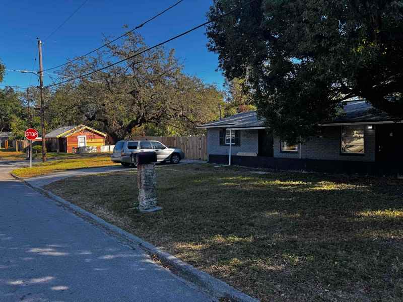 9410 N 11th St #B - Photo 3 of 21