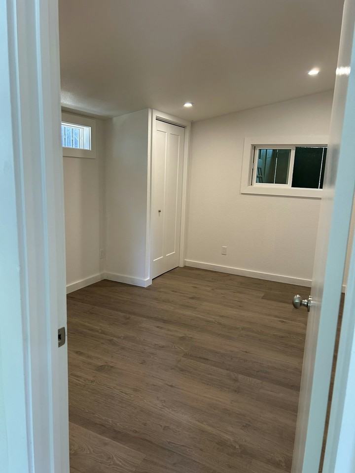 1208 Los Robles Drive - Photo 5 of 8
