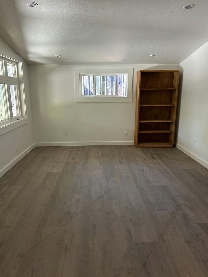 1208 Los Robles Drive - Photo 6 of 8