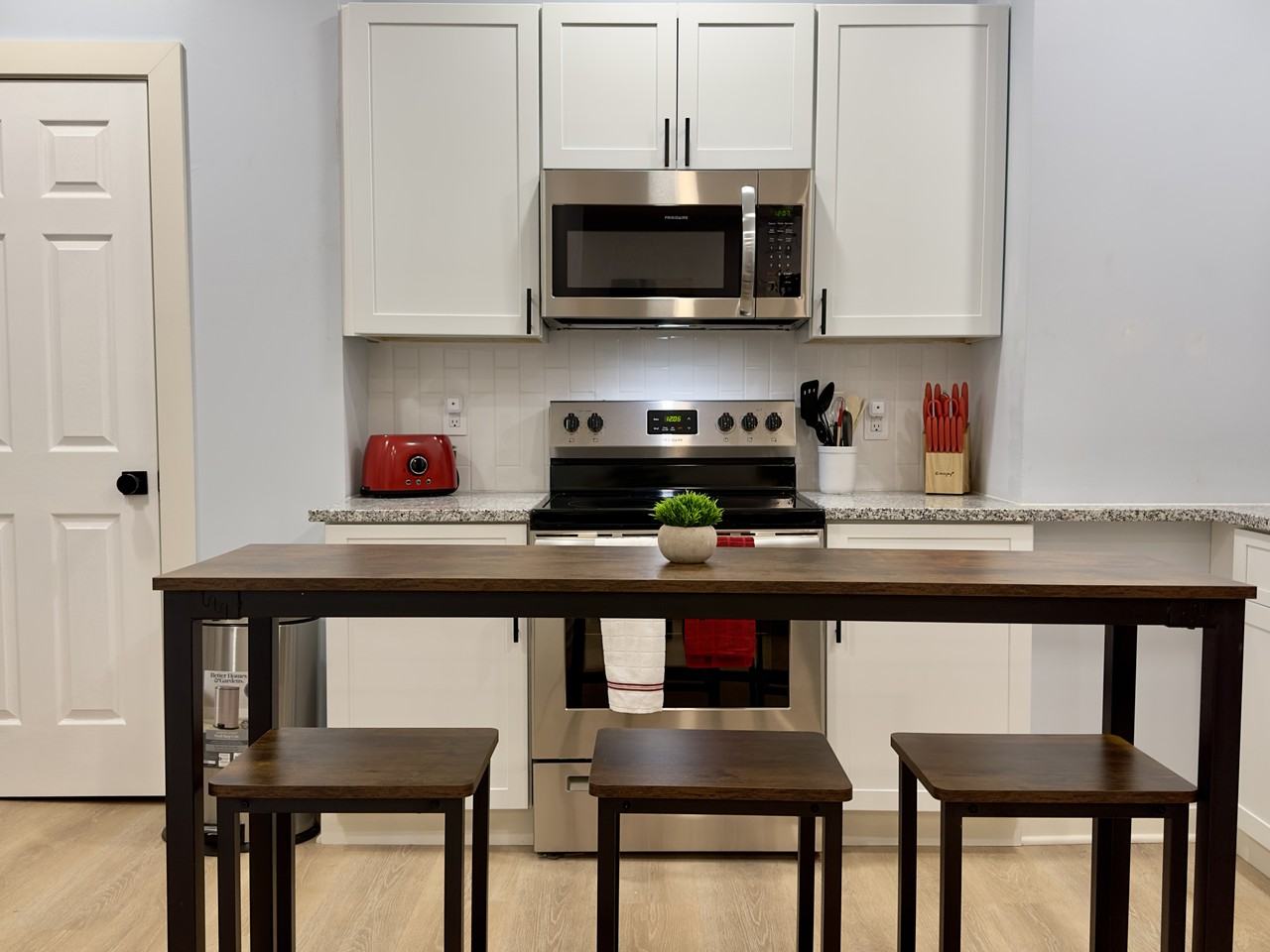 499 Pawling Ave - Photo 2 of 7