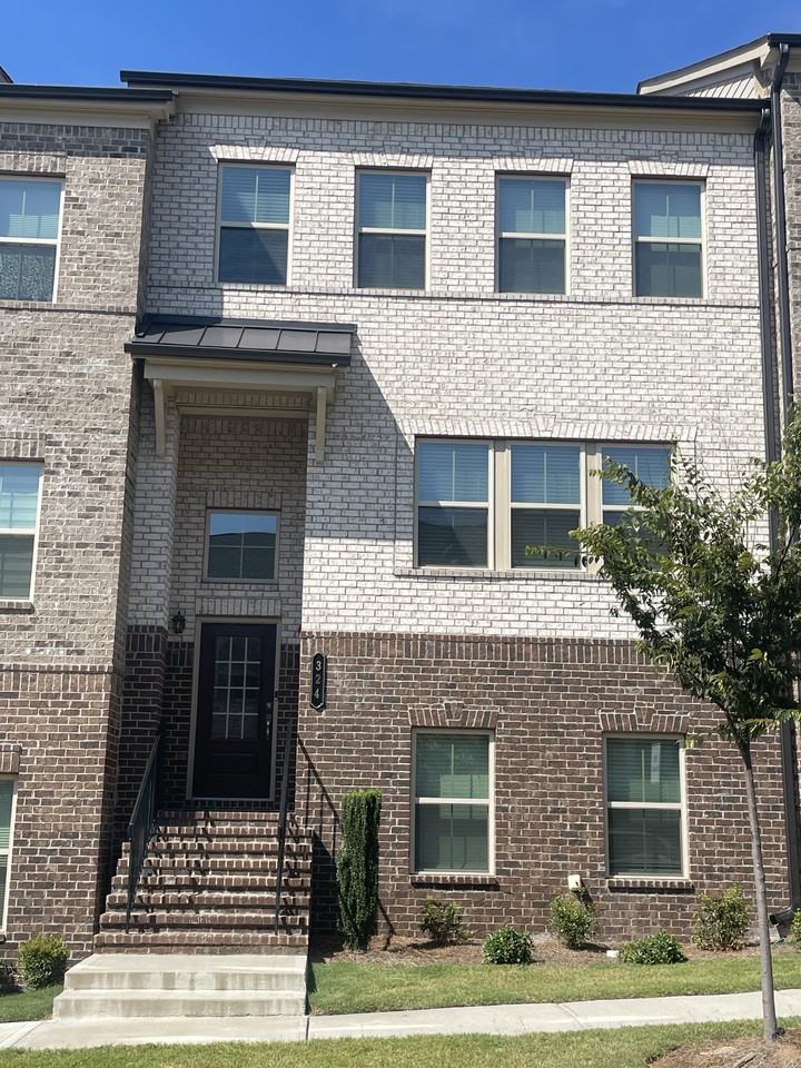 324 Commons Ave #324 - Photo 2 of 29