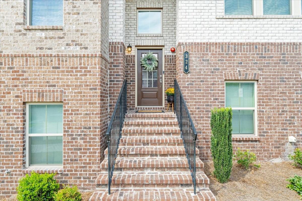 324 Commons Ave #324 - Photo 3 of 29