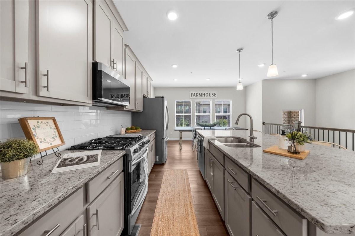 324 Commons Ave #324 - Photo 7 of 29