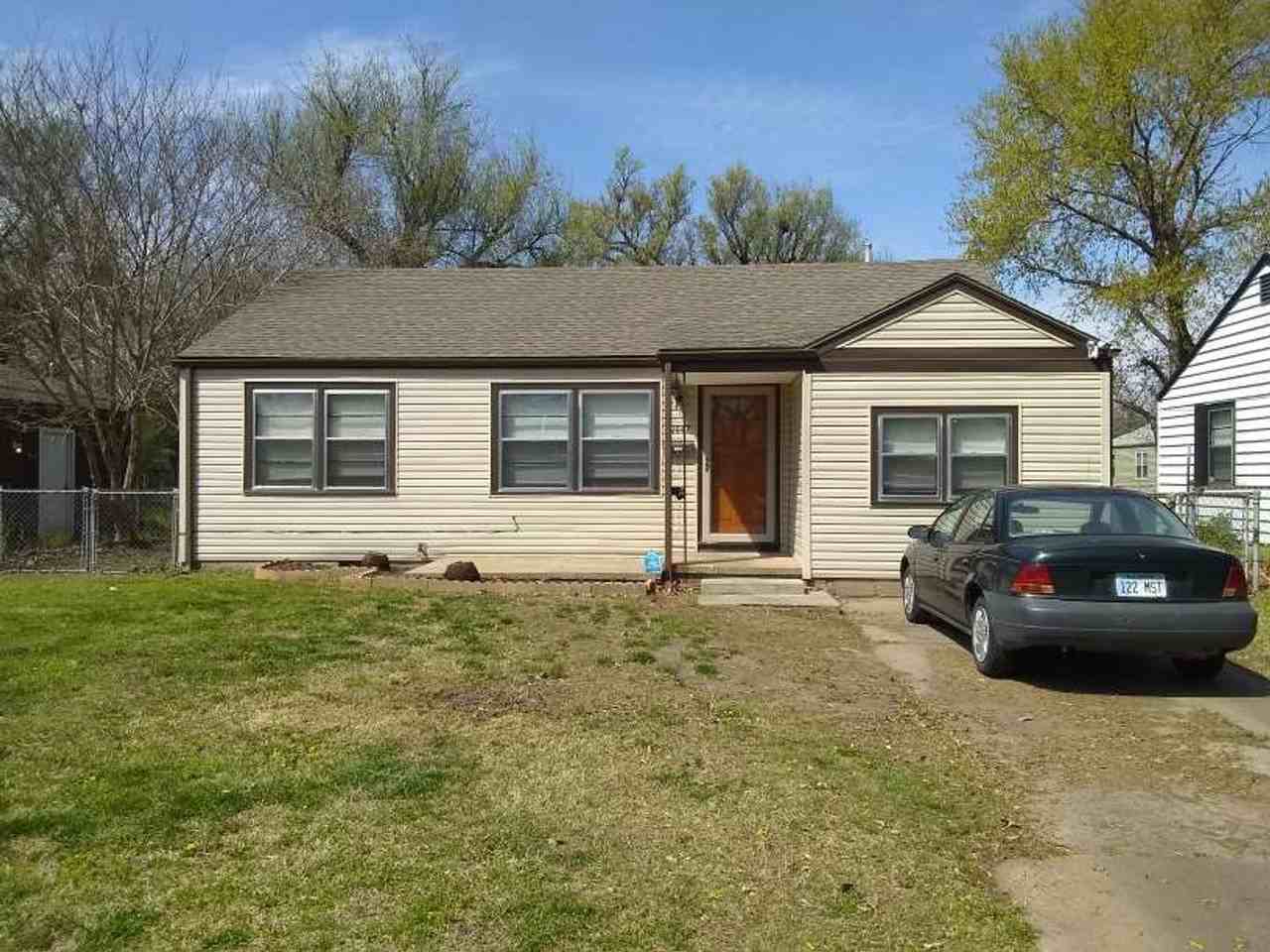 1647 N Pennsylvania Ave - Photo 6 of 28