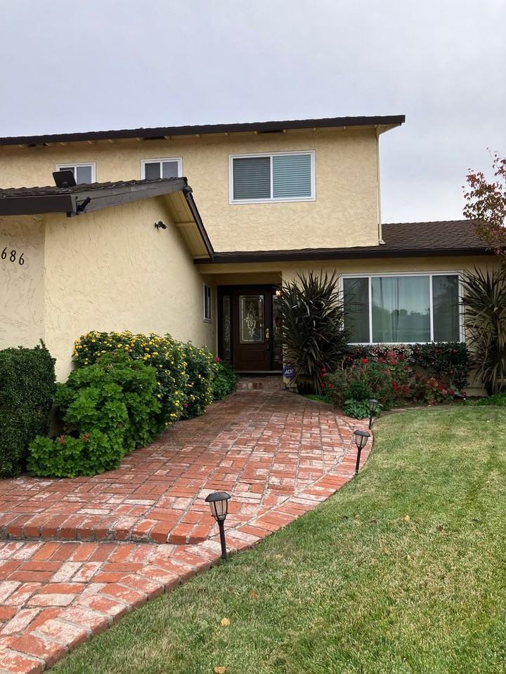 686 Hathaway Ct - Photo 2 of 21