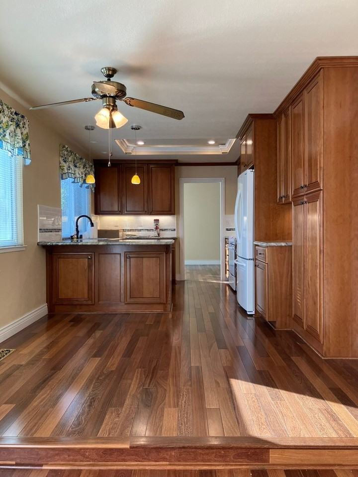 686 Hathaway Ct - Photo 3 of 21