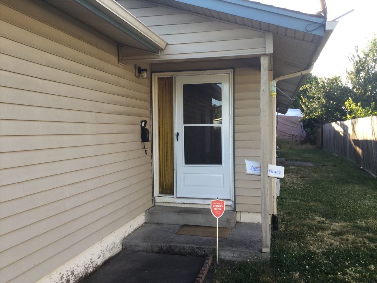 615 Chicago St Se - Photo 2 of 11