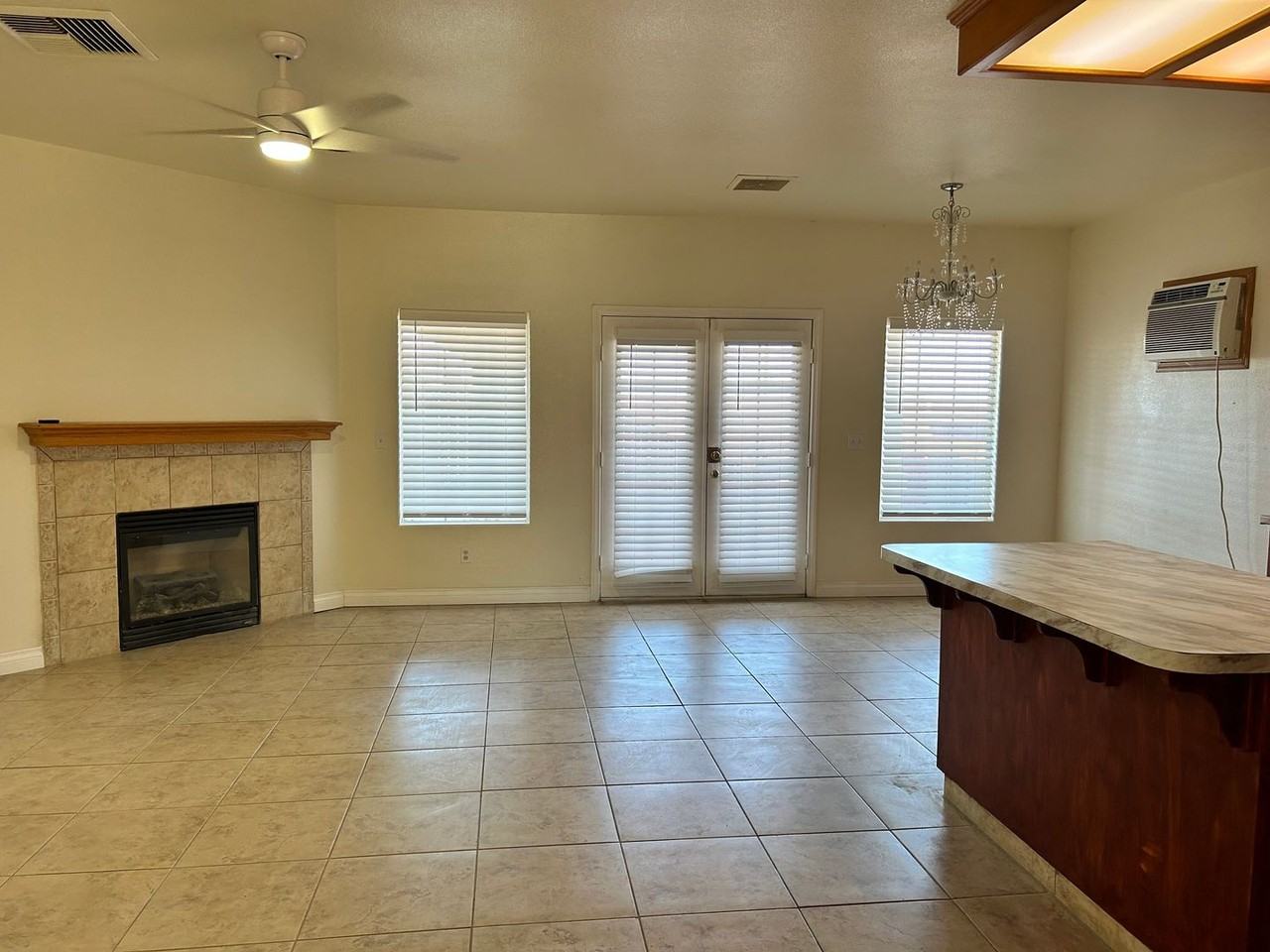 1104 W Vulcan Ave - Photo 4 of 15