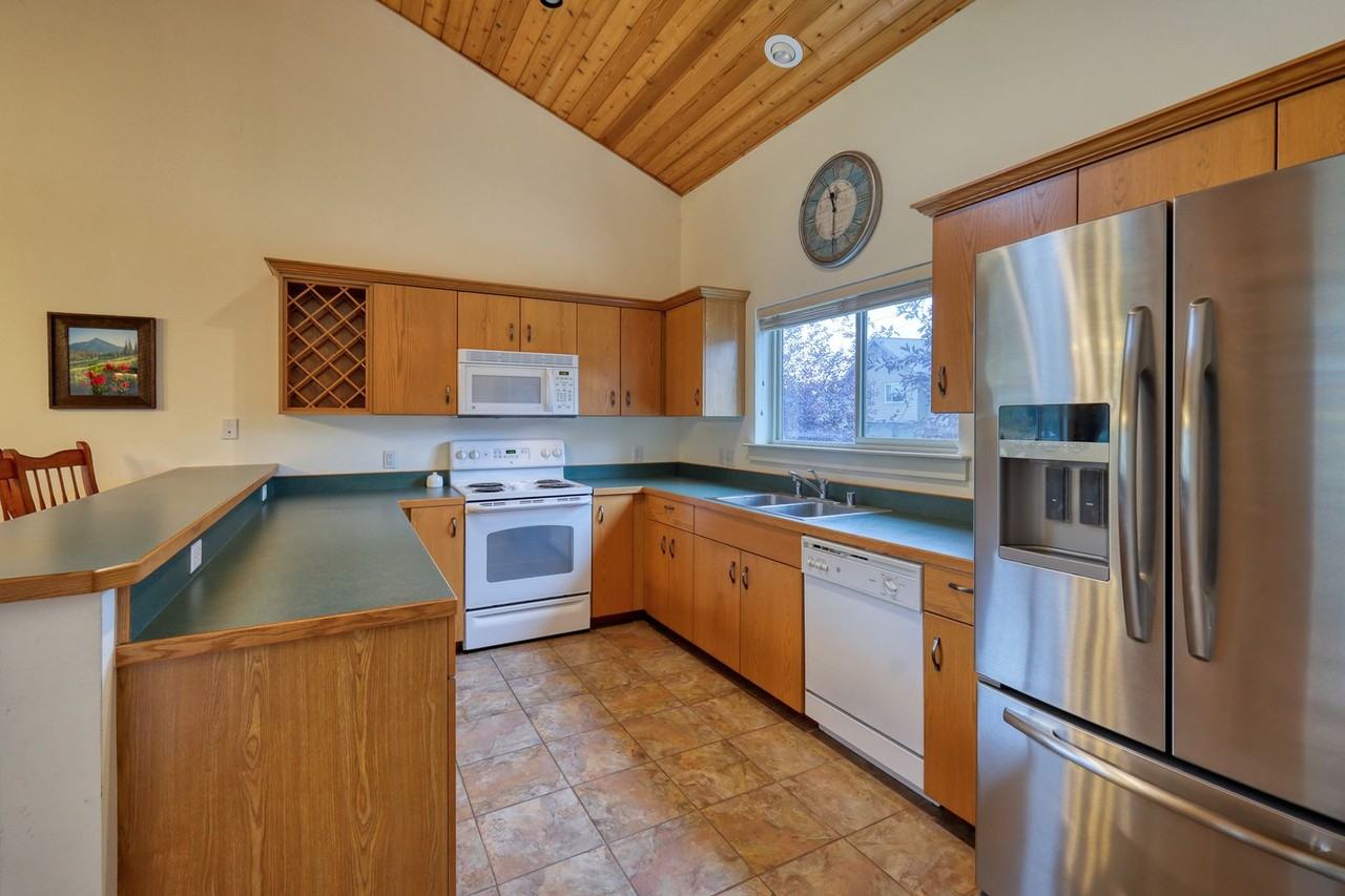313 Firelight Dr - Photo 3 of 24