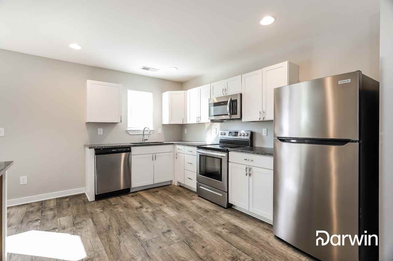 1225 11th Pl - Photo 3 of 15