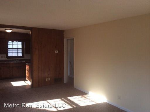 4502 Standish Dr - Photo 3 of 10