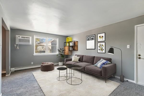 Walnut Chestnut Apartments - Photo 5 of 9