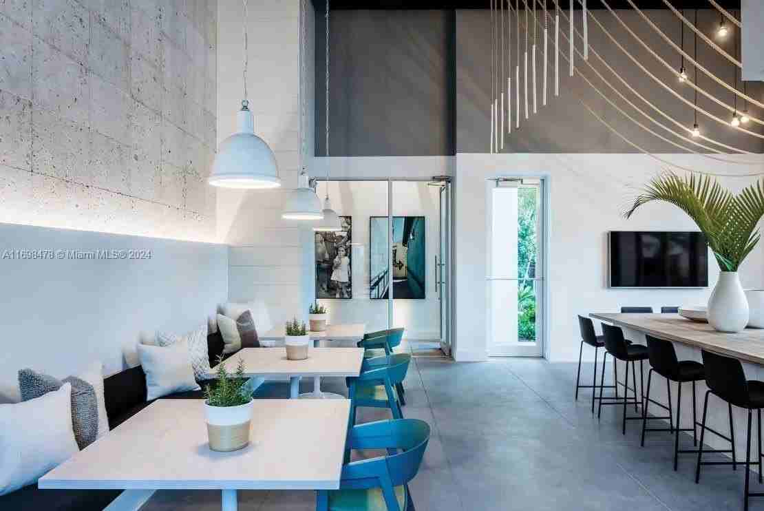 1919 Se 10th Ave #5104 - Photo 3 of 35