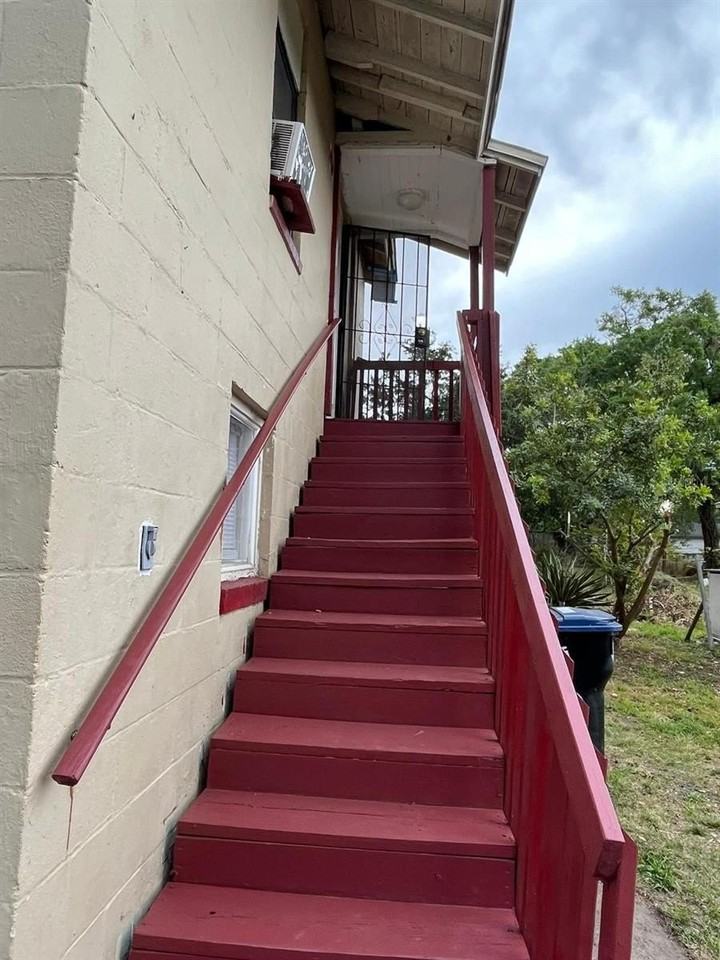 930 18th St #C - Photo 2 of 14