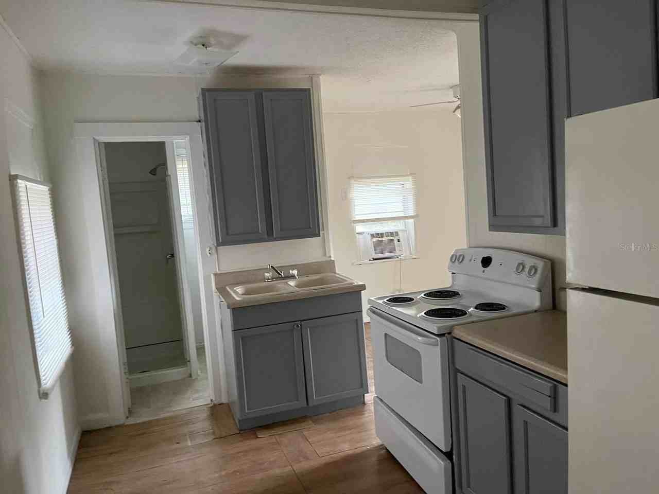 930 18th St #C - Photo 7 of 14