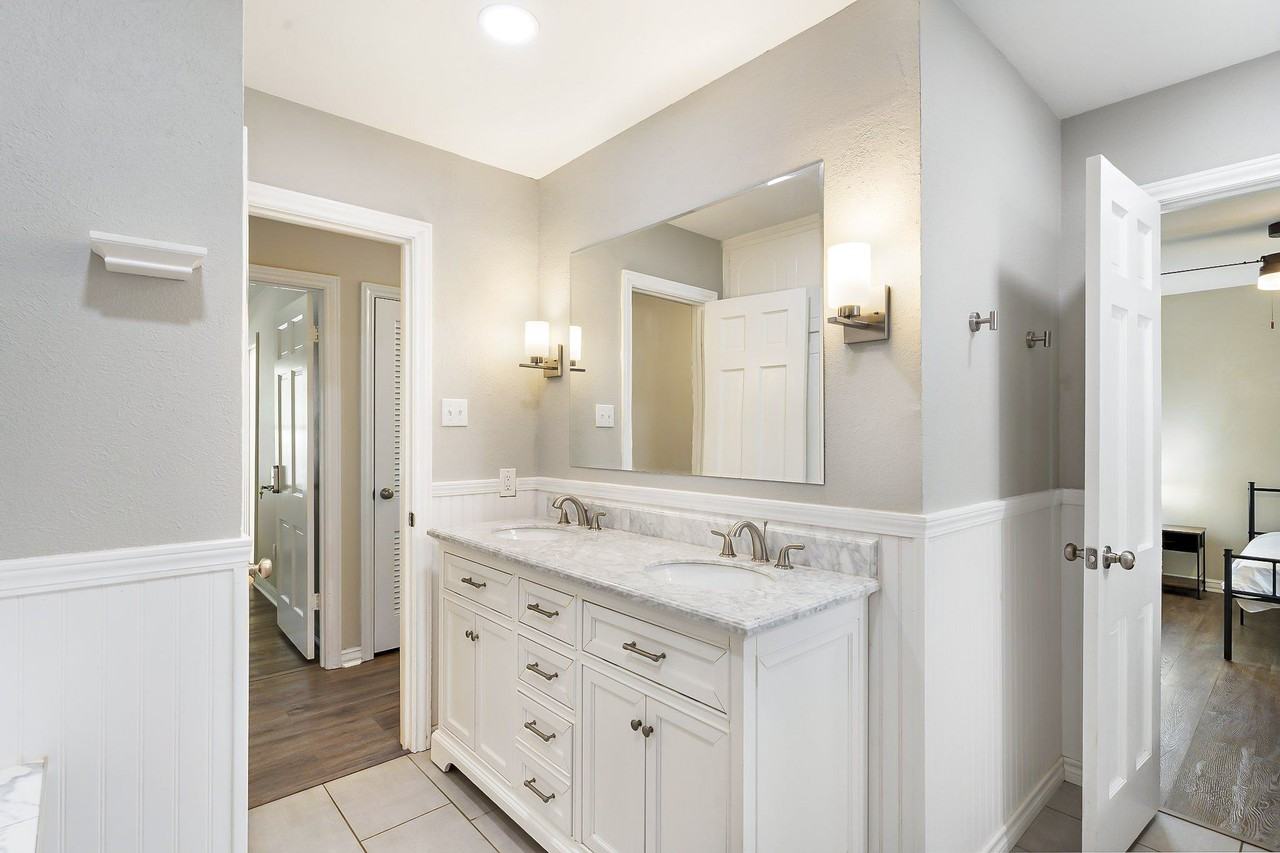 Norman Dr - Photo 4 of 18