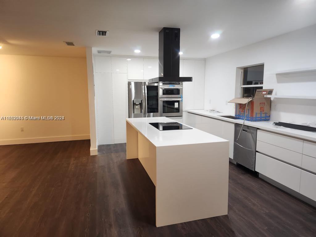 3321 Sw 110th Ave - Photo 3 of 8