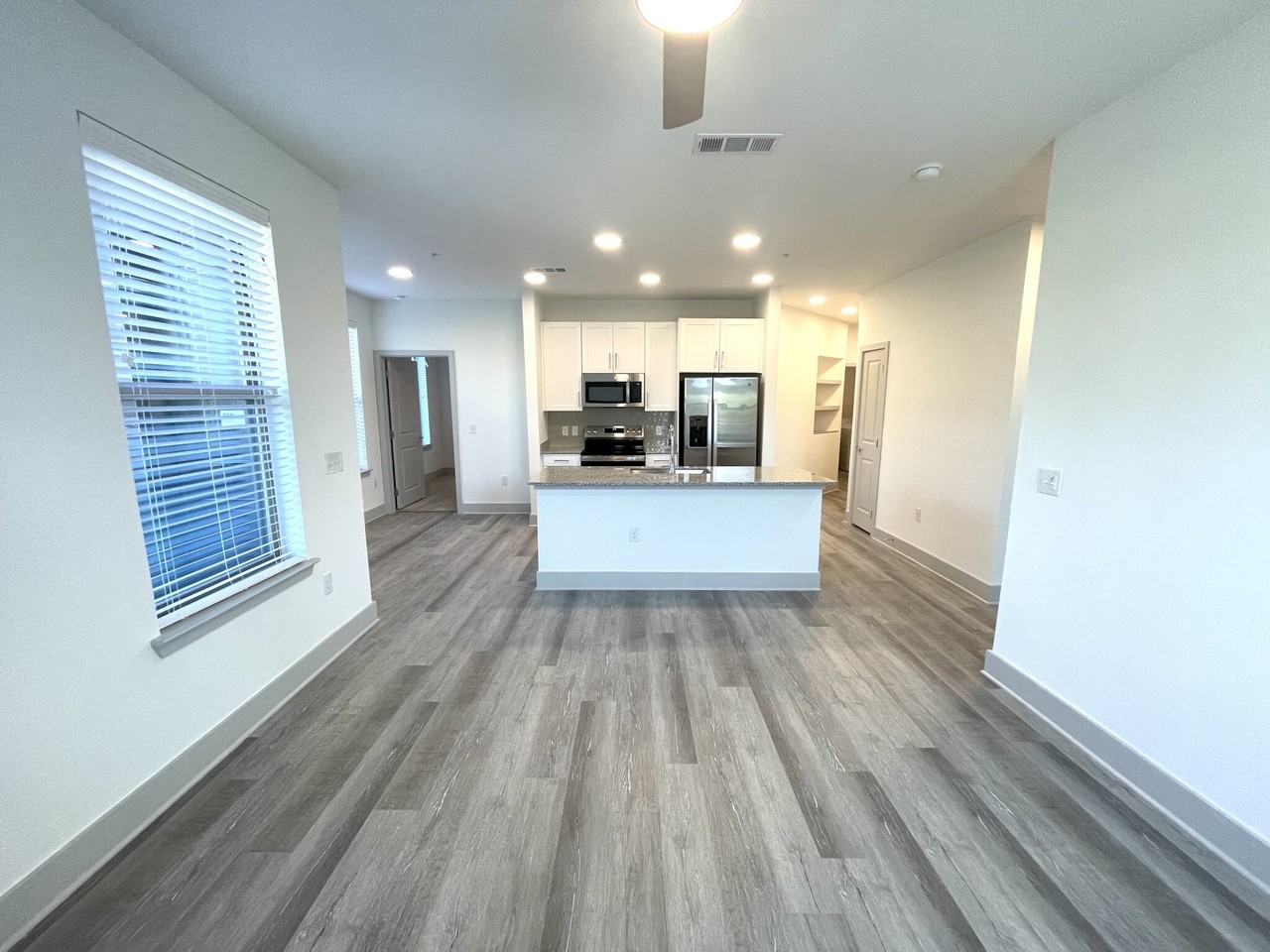 2601 N Austin Ave #10104 - Photo 2 of 12