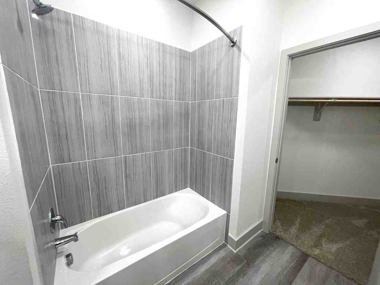 2601 N Austin Ave #10104 - Photo 7 of 12