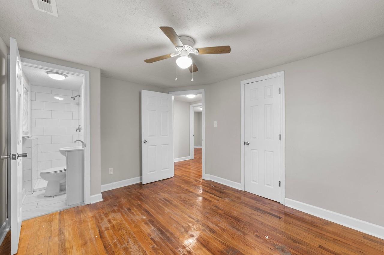 1912 Rosewood Ave - Photo 5 of 15