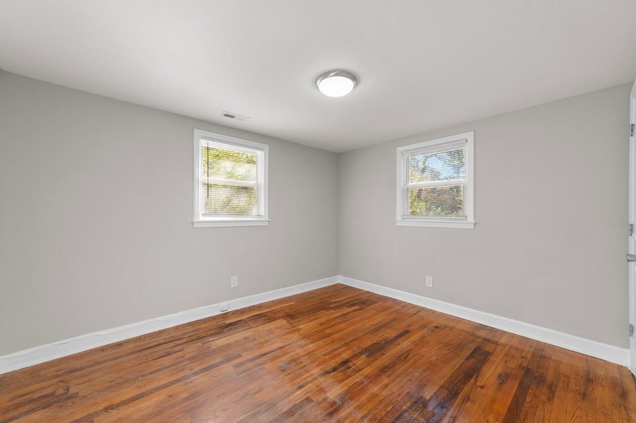 1912 Rosewood Ave - Photo 7 of 15