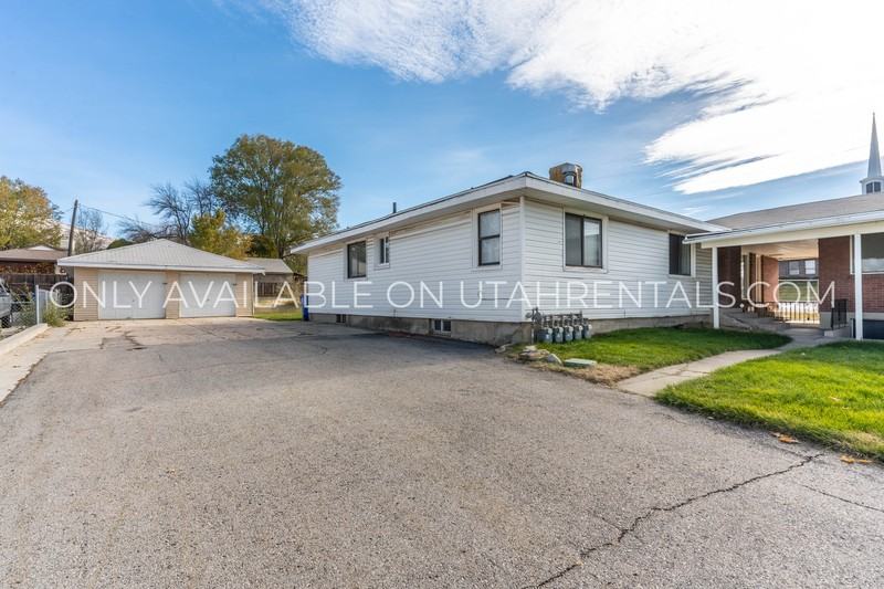 2233 Sw #3 - Photo 2 of 28