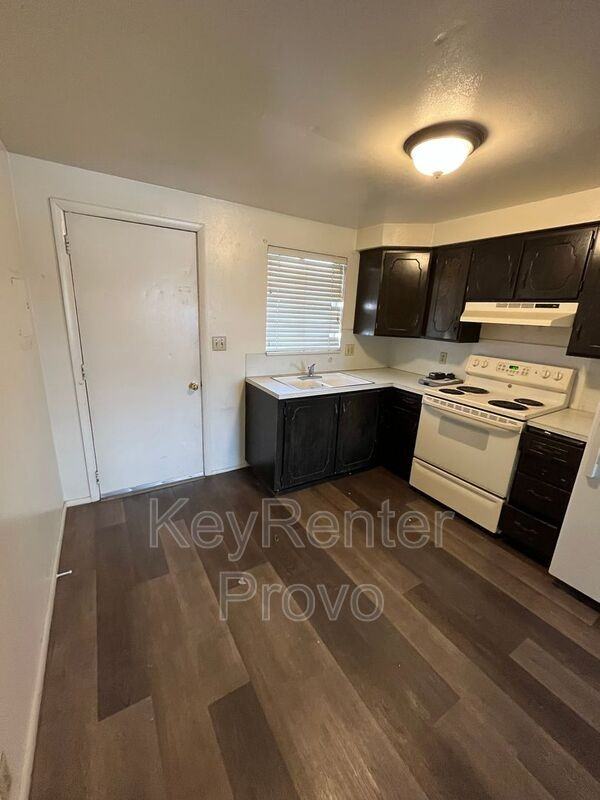 541 Se #4 - Photo 4 of 5