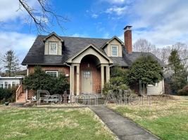 featured image of 89 Vermont Ave #2