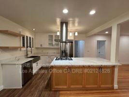 featured image of 1910 W 94th Pl