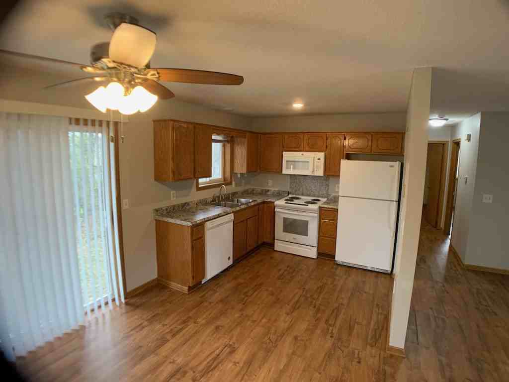 9453 Hallmark Ave S - Photo 5 of 25