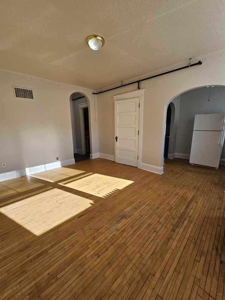 808 Saint Joseph St - Photo 2 of 14