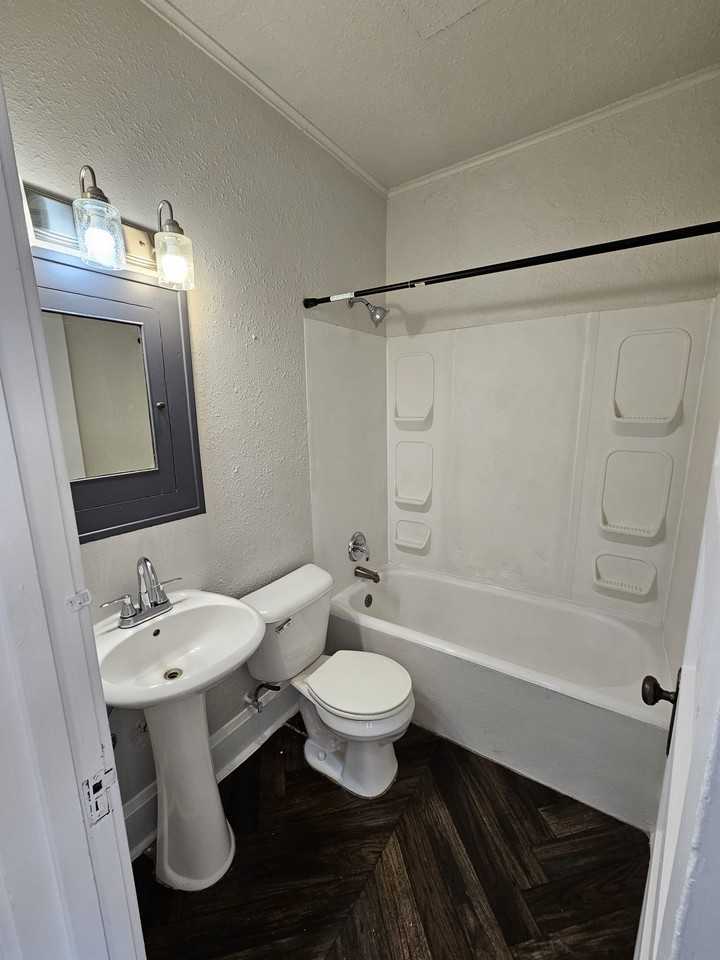 808 Saint Joseph St - Photo 6 of 14